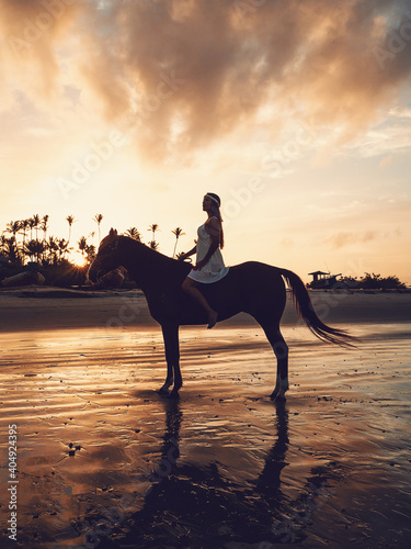 Woman on the horse beach, smiling - Jericoacoara - Ceará - Jeri