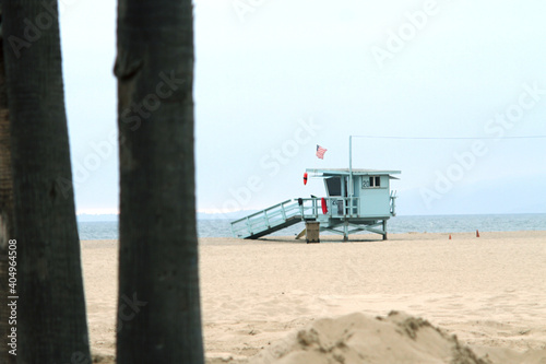 Los Angeles Beach Lifeguard Tower Palm Trees © Visual Soup
