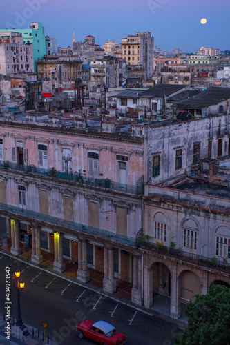 Canvas Print Full moon at dawn;  Havana, Cuba