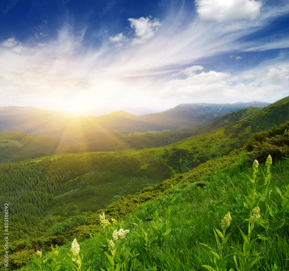 Fototapeta premium Mountain landscape on sun