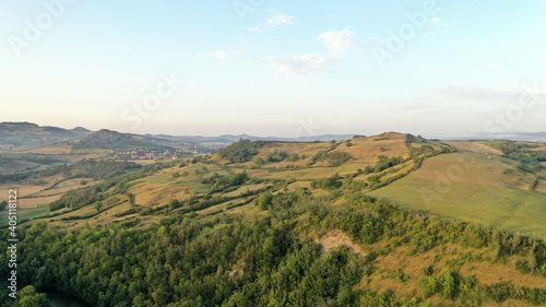 Survol de la rivière Allier près d'Issoire en Auvergne