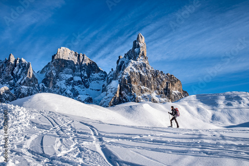 Wallpaper Mural Trentino, escursione sulla neve Torontodigital.ca