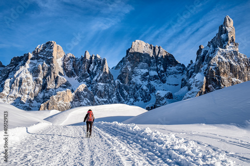 Trentino, escursione sulla neve