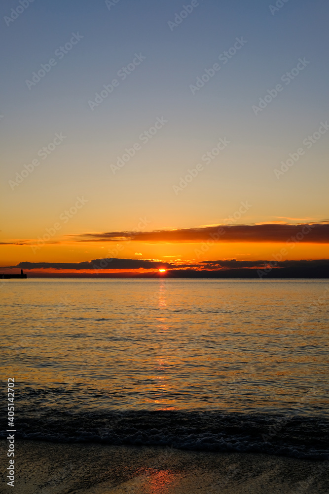 神奈川県逗子海岸の夕日