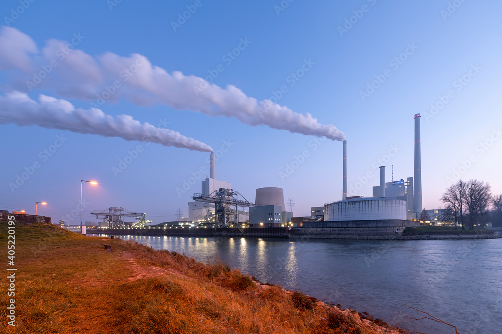 Rheinhafen-Dampfkraftwerk Karlsruhe.