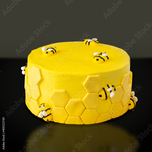 Honeybee cake.