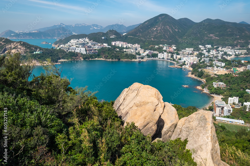 Naklejka premium Ariel view of Stanley bay seen from Che Pau Teng-Rhino Rock trail in Stanley, Hong Kong