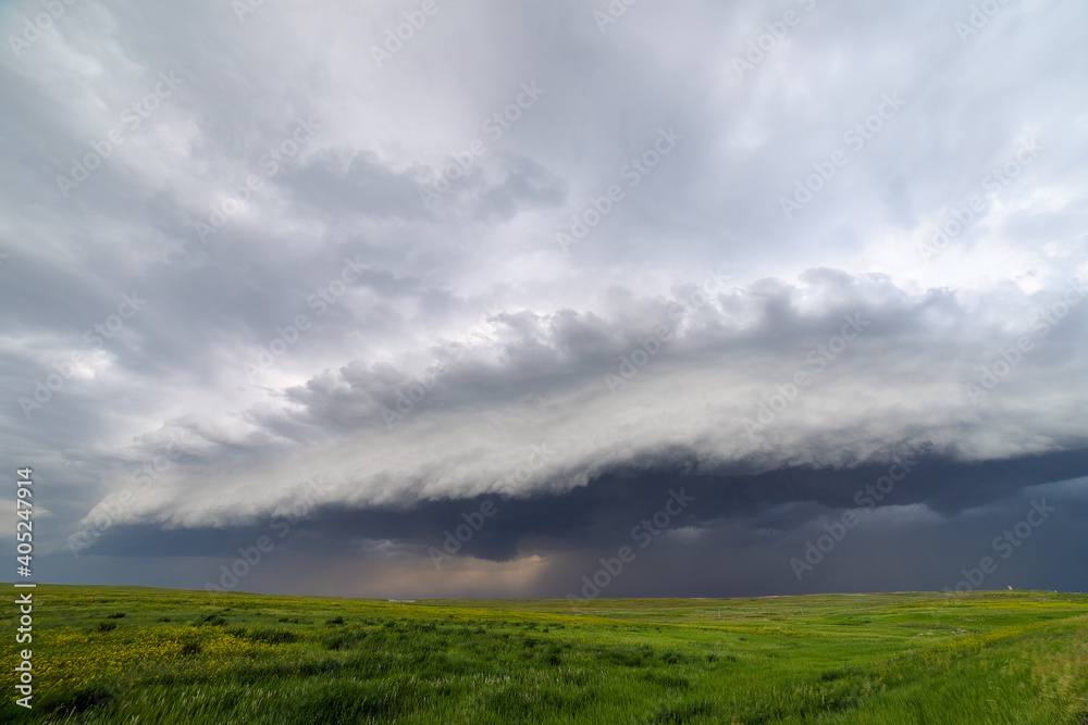 Shelf cloud ahead of a derecho storm