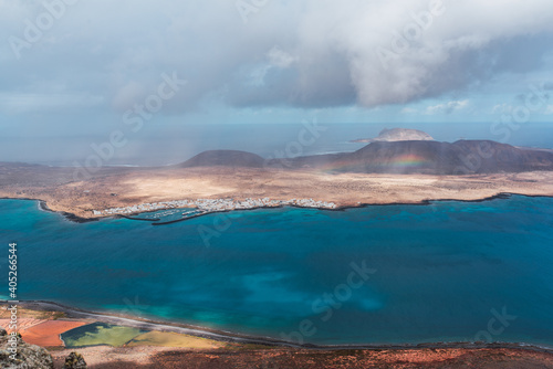 Fototapeta Naklejka Na Ścianę i Meble -  Panoramic view of the island of La Graciosa seen from El mirador del Río