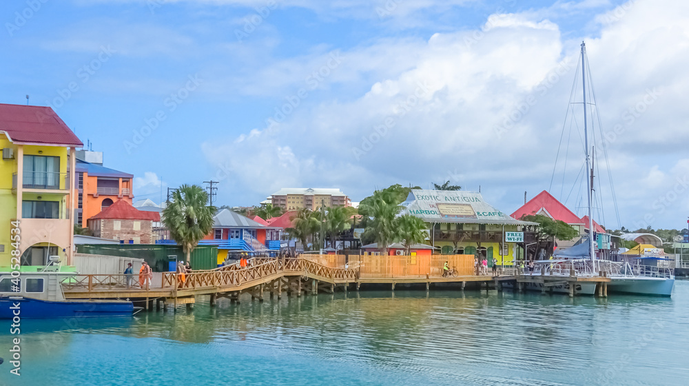 Vue du port Saint John's, Antigua.