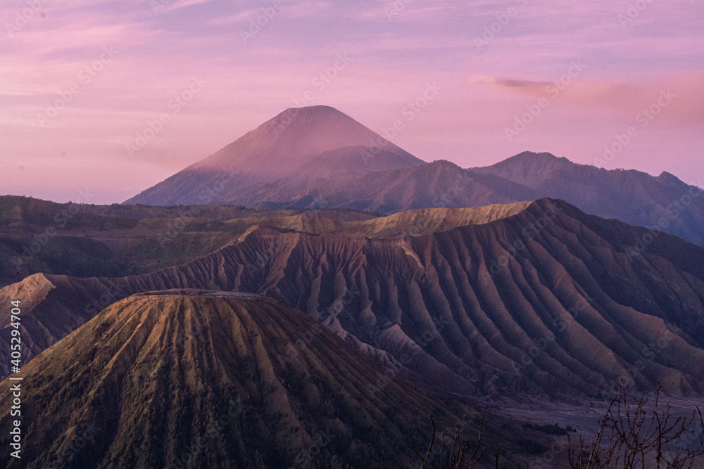 Fototapeta premium mountain at sunset