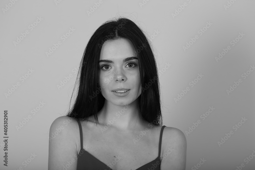 Naklejka premium Black and white portrait of beautiful woman