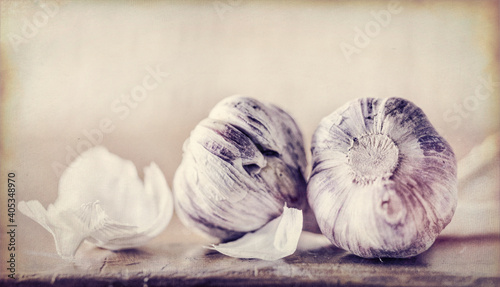 garlic is essential in the kitchen. Aromatizes all foods