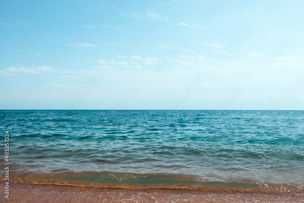 Obraz premium seashore with blue water