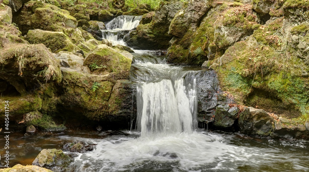 cascade en Auvergne cascade en Auvergne