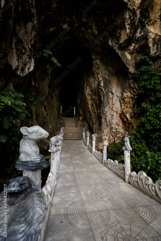 Obraz premium Am Phu Cave in Da Nang Vietnam