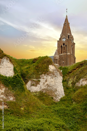 Foto Dieppe, Eglise Notre-Dame de bon-secours sous lever de soleil, Seine -maritime,