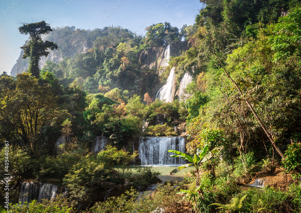 Fototapeta premium The glorious Thi Lor Su located in the Um Phang Wildlife Sanctuary of the Tak Province. Despite being the largest and highest waterfall in Thailand, this place remains a hidden gem.