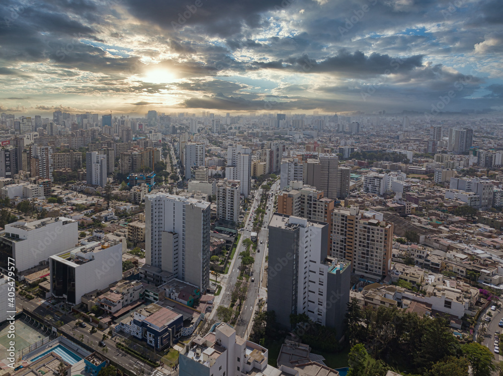 Obraz premium Paisaje urbano con edificios altos