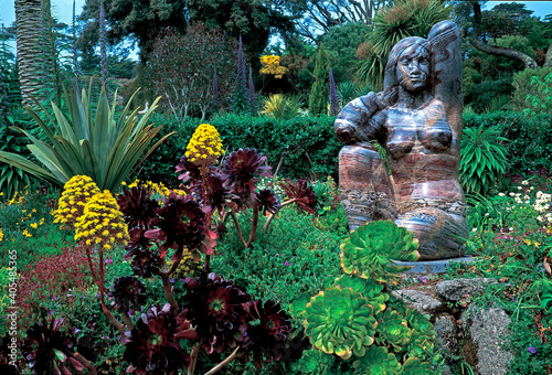 Photos STATUE OF GAIA, EARTH MOTHER, ABBEY GARDENS