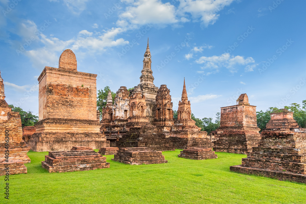 Ancient pagoda and monastery complex at Wat Mahathat temple, Sukhothai Historical Park, Thailand Ancient pagoda and monastery complex at Wat Mahathat temple, Sukhothai Historical Park, Thailand