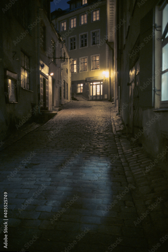 Abends in der Altstadt von Tallinn (Estland)