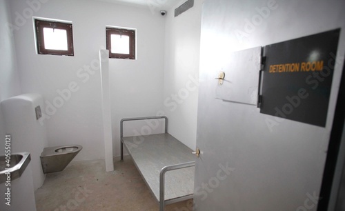 Φωτογραφία Border police detention room