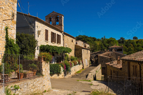 A street in the historic medieval village of Rocchette di Fazio near Semproniano in Grosseto Province, Tuscany, Italy  © dragoncello