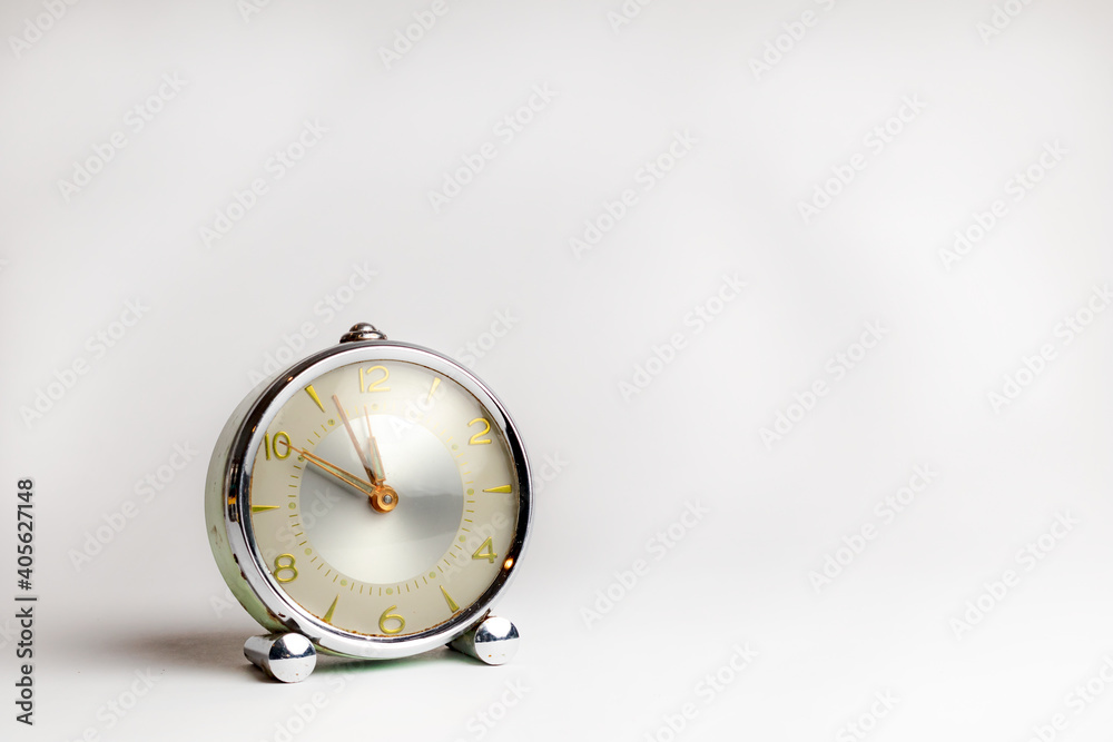 spectacular very old winding watch spectacular very old winding watch