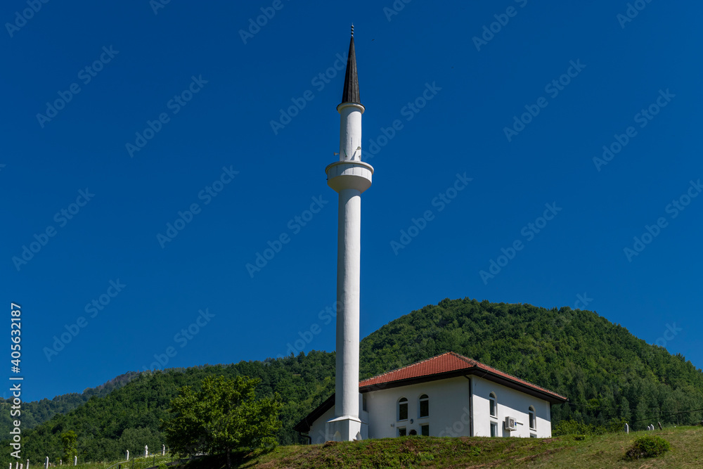 Obraz premium Mosque in the mountains