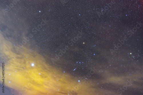 Fotografía The brightest star Sirius near the constellation Orion.