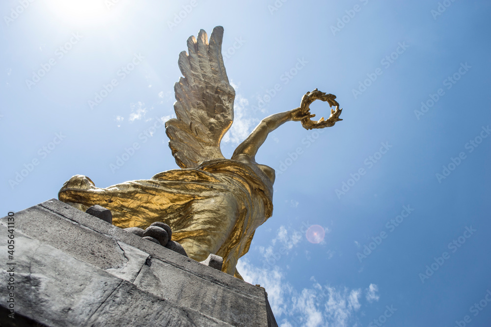 Obraz premium ANGEL DE LA CIUDAD