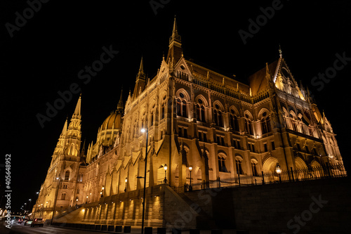 Parlamento à noite em Budapeste, Hungria