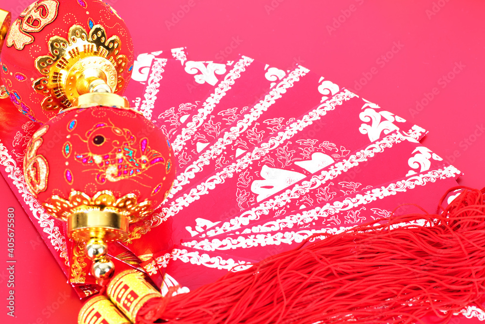 The small lantern on the red envelope