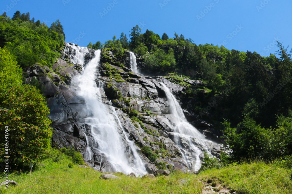 Cascate Nardis nel parco Adamello-Brenta nella val di Genova in Trentino, viaggi e paesaggi in Italia
