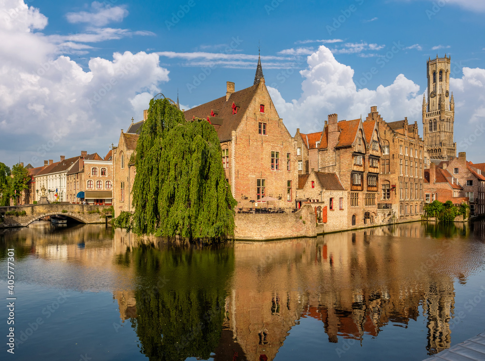 Fototapeta premium Bruges (Brugge) cityscape with water canal
