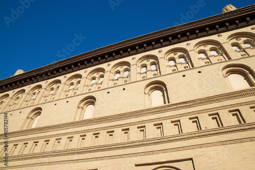Lonja Palace in Zaragoza © WINDCOLORS