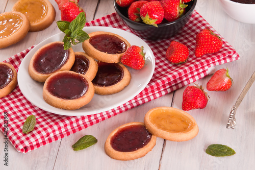 Wallpaper Mural Strawberry tartlets.  Torontodigital.ca