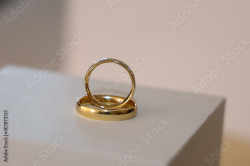 wedding rings on the pillow