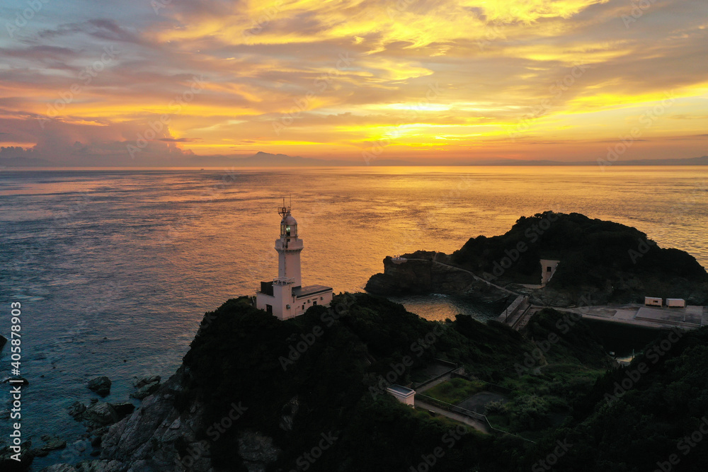 Fototapeta premium 愛媛県伊方町 夕暮れの佐田岬半島
