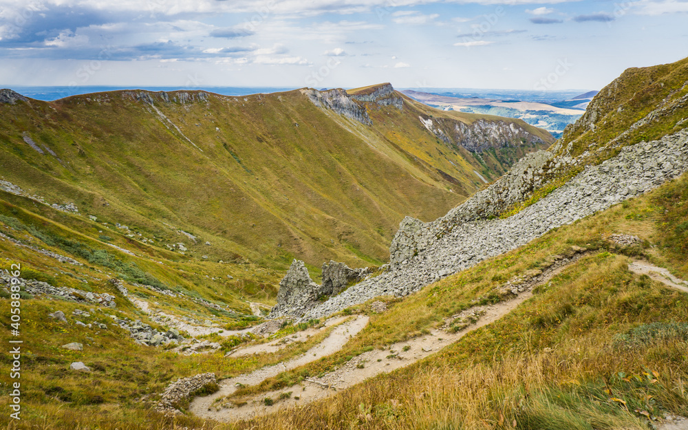 Fototapeta premium View of the nature and the landscape on top of Puy de Sancy volcano, the highest peak in Auvergne, France