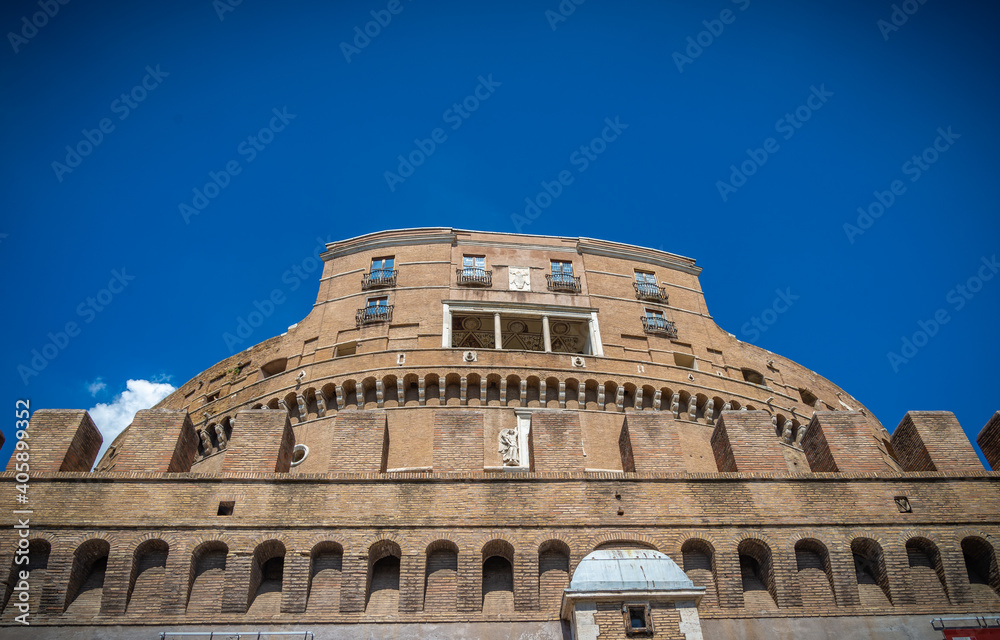 Roma ciudad eterna con muchos monumentos en Italia, Europa	