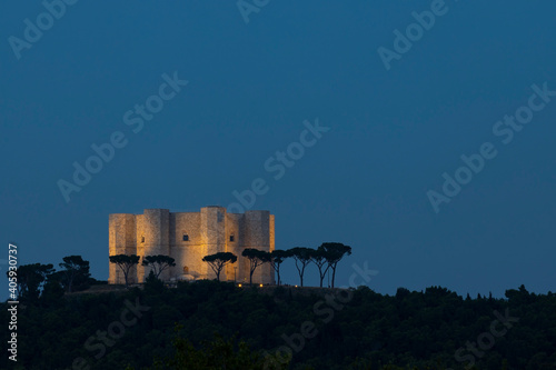 Tableau sur toile Castel del Monte, castle built in an octagonal shape by the Holy Roman Emperor F