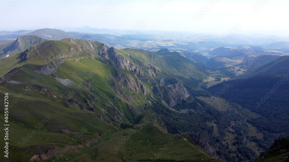 Naklejka premium Puy de Sancy en Auvergne en vue aérienne