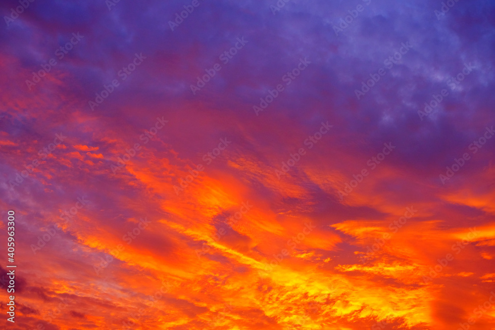 Fototapeta premium Beautiful fiery sunset during twilight hour