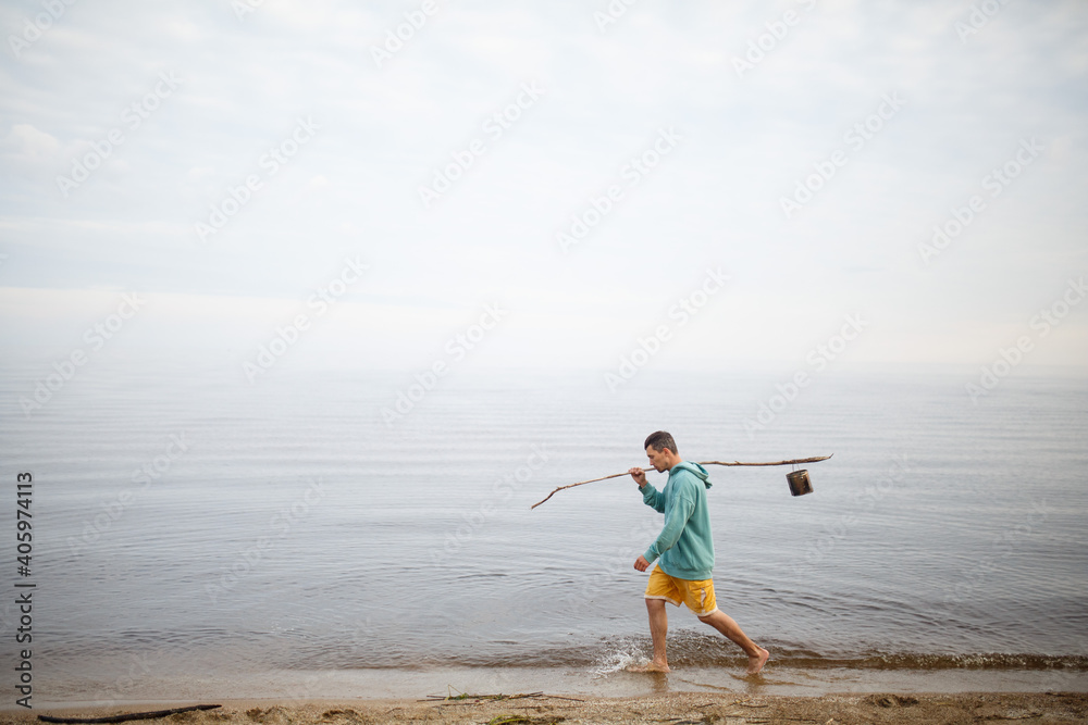 Guy and the sea. Man and the sea Guy and the sea. Man and the sea