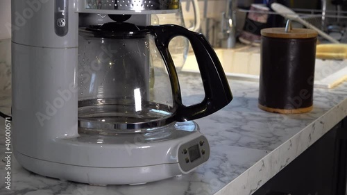 Using a filter coffe machine in the morning