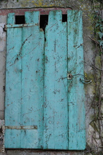 vecchia porta in legno © cristina