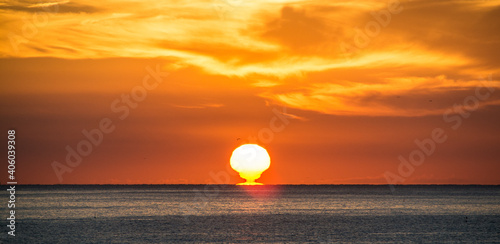 Fototapeta Naklejka Na Ścianę i Meble -  Amanecer en Vilanova i la Geltrú