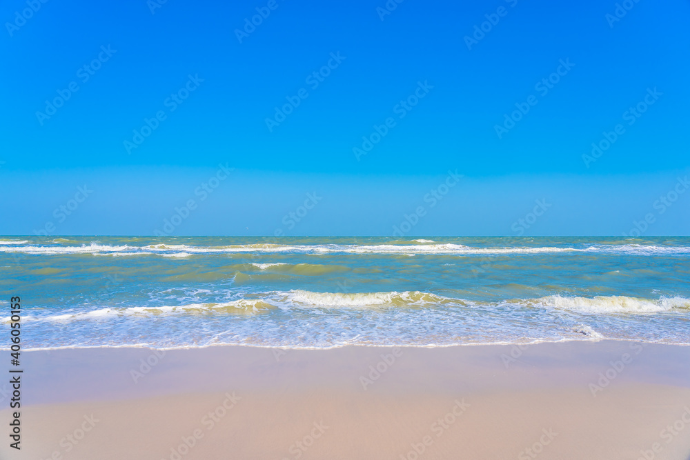 Beautiful tropical beach sea ocean with palm tree